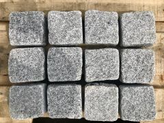 Брусчатка пилено-колотая из Кунгурского гранита 